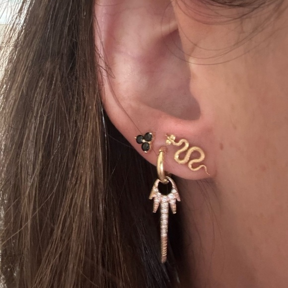Rachel Lynn by Corri Lynn 14k Yellow Gold and Black Spinel Earrings. - Picture 6 of 6
